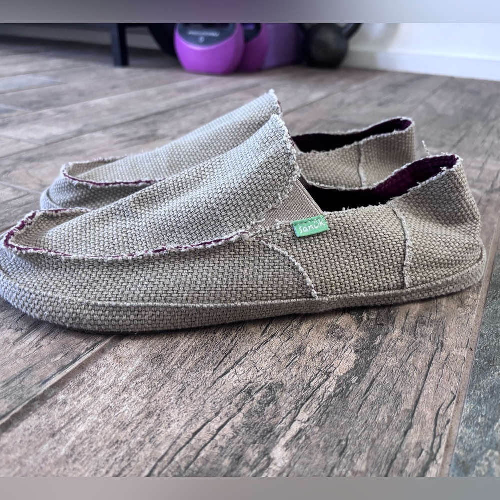 Men's Sanuk Rounder loafer slip on size 10